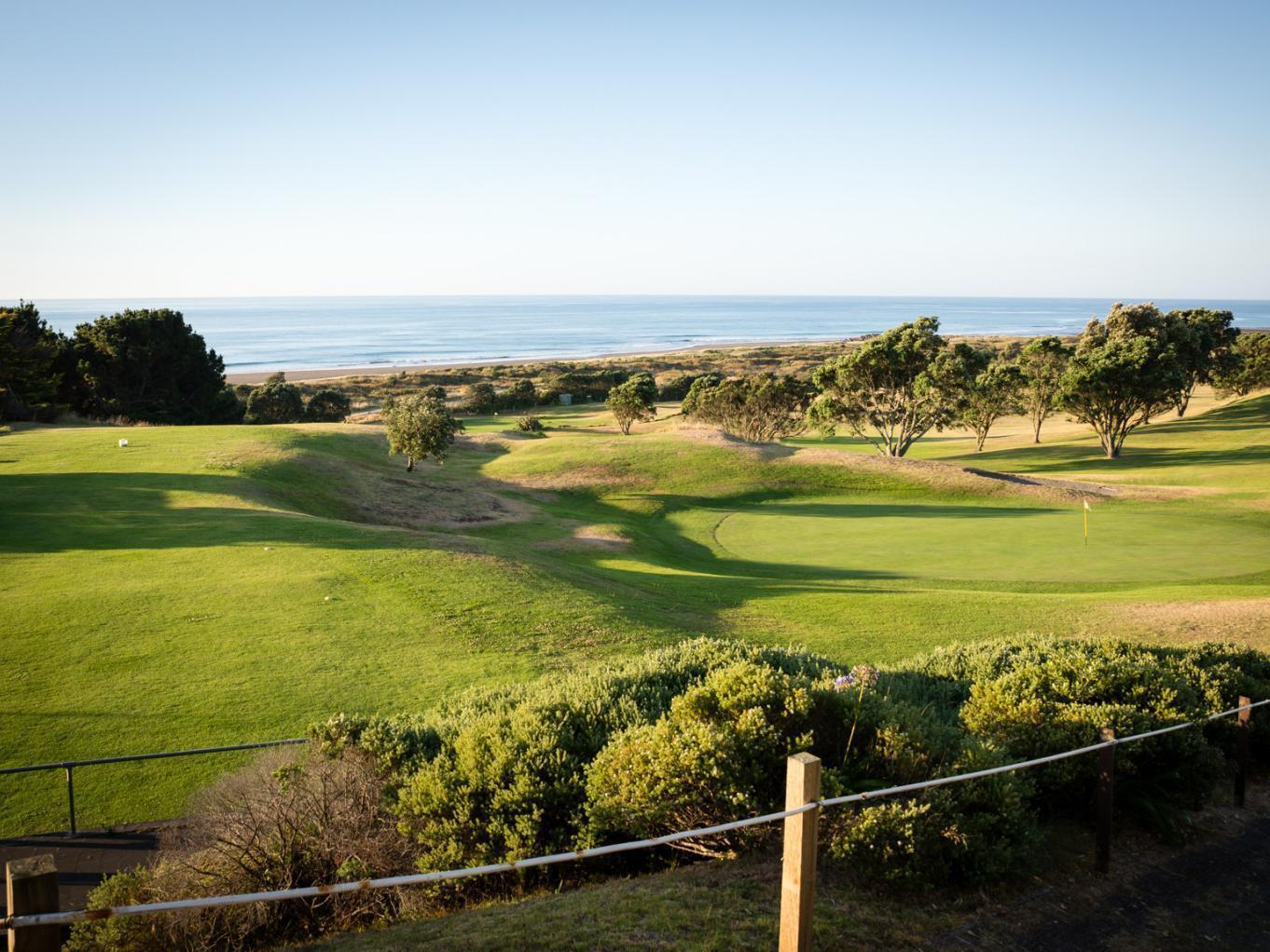 Fitzroy Beach Holiday Park 뉴플리머스 외부 사진