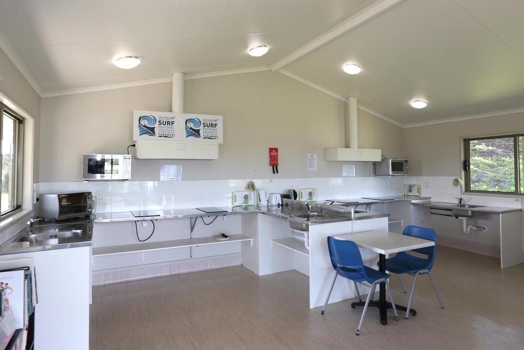 Fitzroy Beach Holiday Park 뉴플리머스 외부 사진