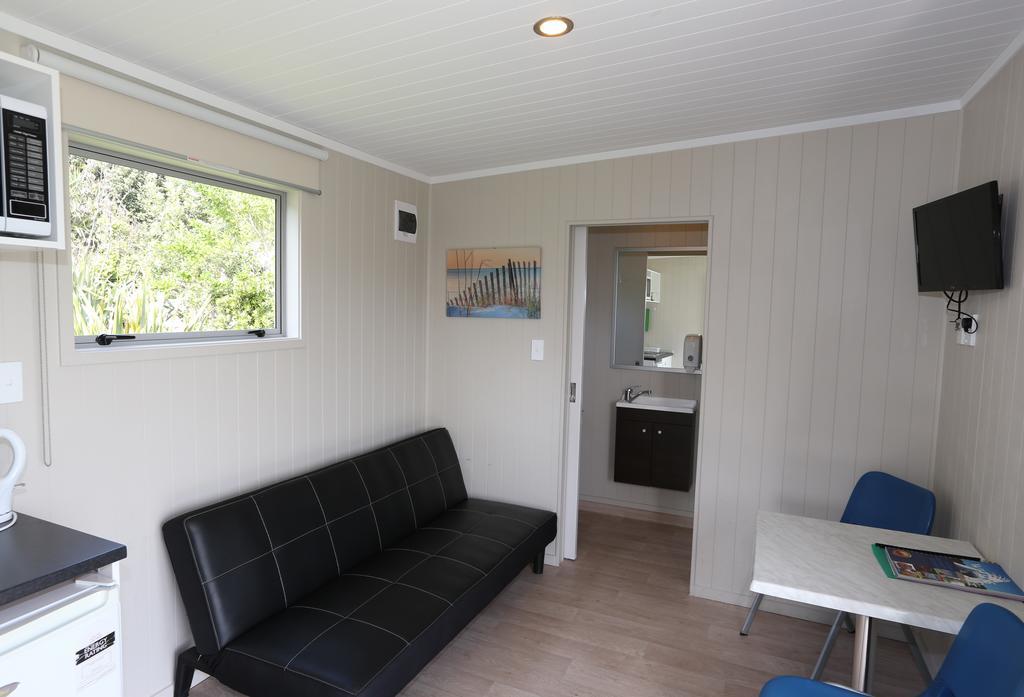Fitzroy Beach Holiday Park 뉴플리머스 외부 사진
