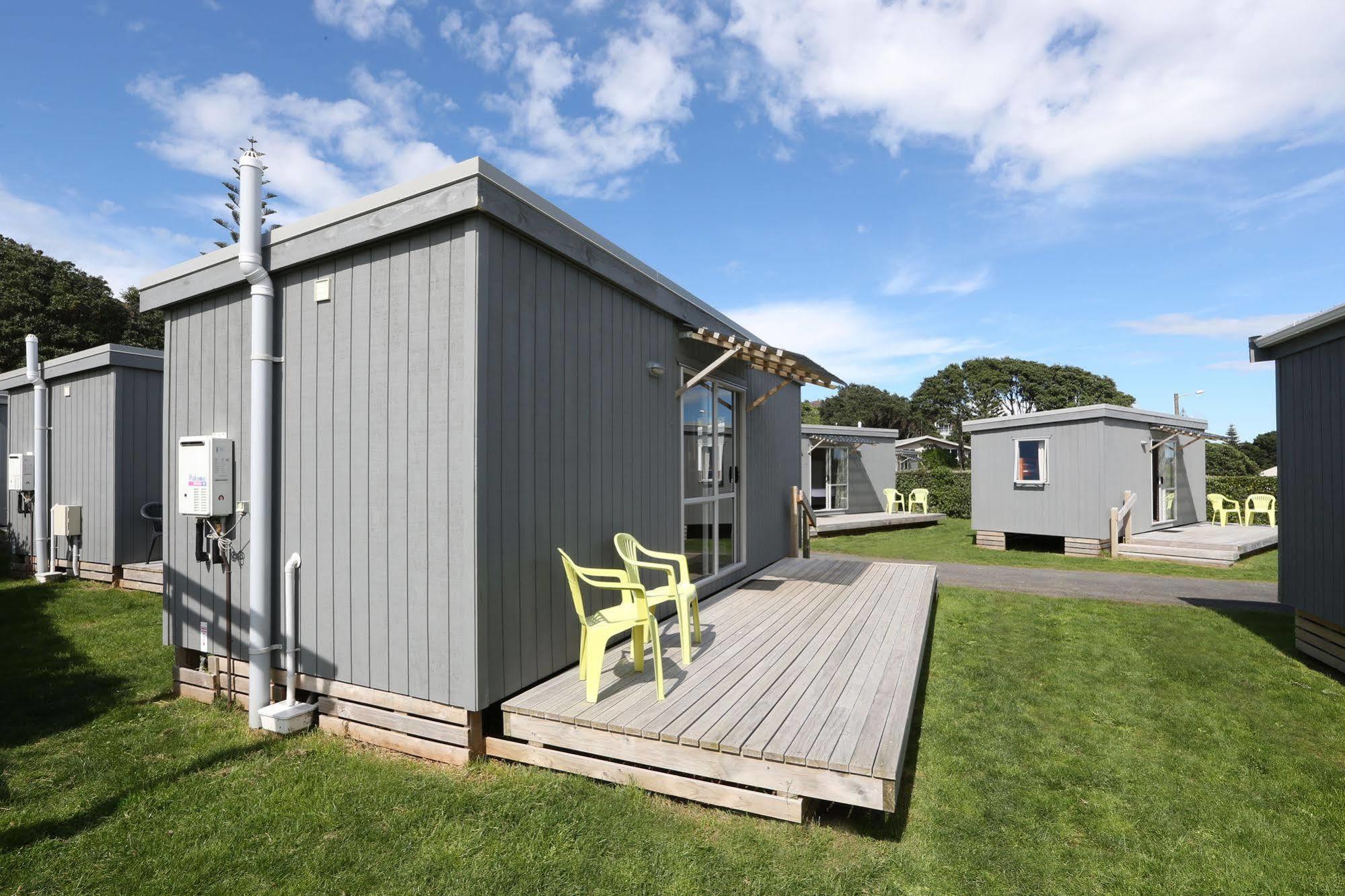 Fitzroy Beach Holiday Park 뉴플리머스 외부 사진
