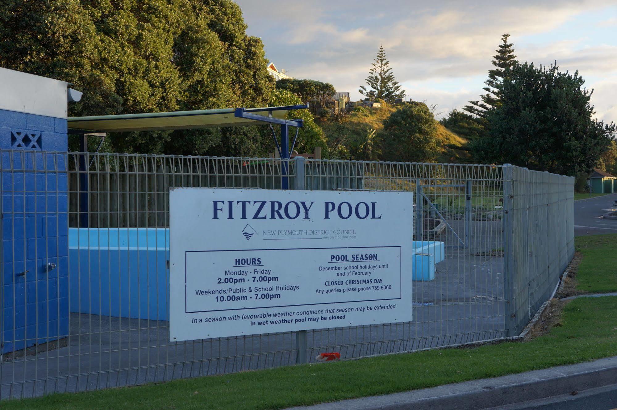 Fitzroy Beach Holiday Park 뉴플리머스 외부 사진